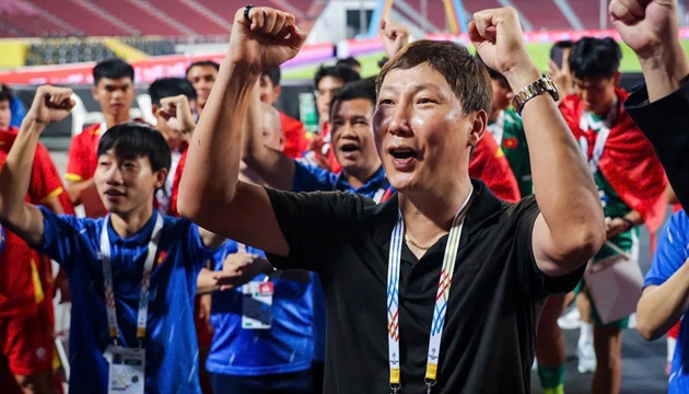 HLV Kim Sang-sik th&agrave;nh c&ocirc;ng rực rỡ c&ugrave;ng U23 Việt Nam.