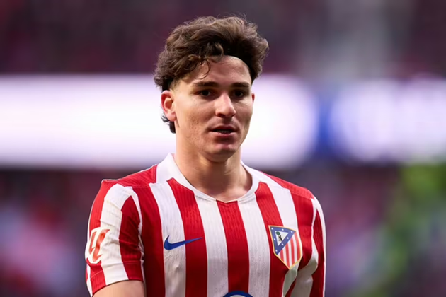 Ảnh bài viết Cờ đến tay Arsenal vụ Alvarez, đại chiến MU vì sao trẻ