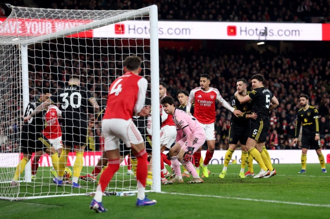 Ảnh bài viết Gary Neville nói khó chấp nhận nếu Arsenal hụt vô địch