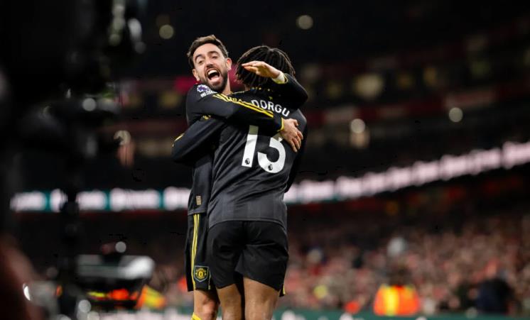 Bruno Fernandes l&agrave; trung t&acirc;m trong lối chơi MU.