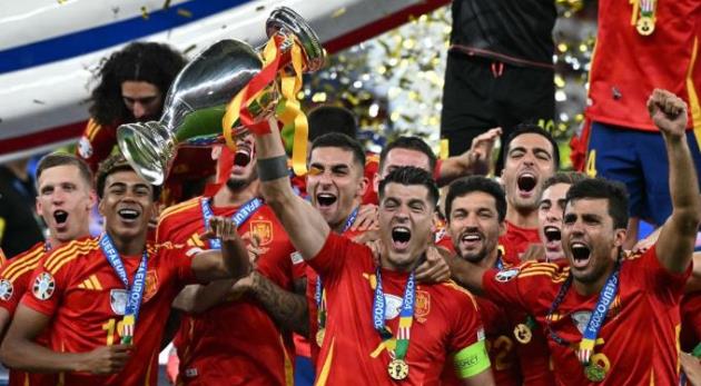 T&acirc;y Ban Nha l&agrave; đội b&oacute;ng th&agrave;nh c&ocirc;ng nhất lịch sử EURO.