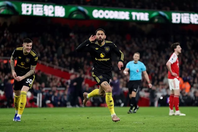 Si&ecirc;u phẩm Cunha gi&uacute;p MU nhấn ch&igrave;m Arsenal.