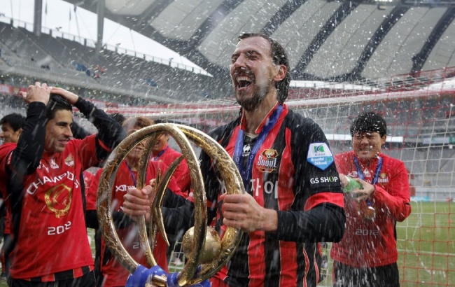 Huyền thoại Dejan Damjanovic.