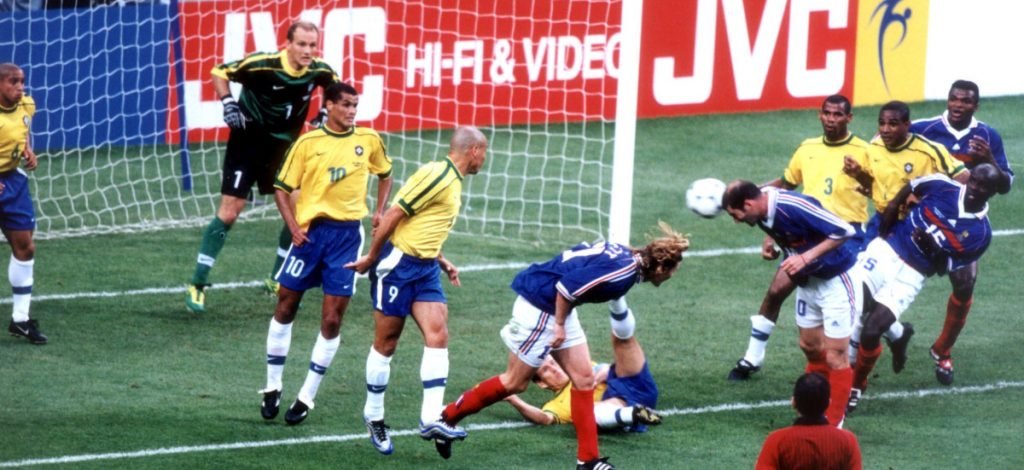 Zidane tỏa s&aacute;ng rực rỡ tại trận chung kết.