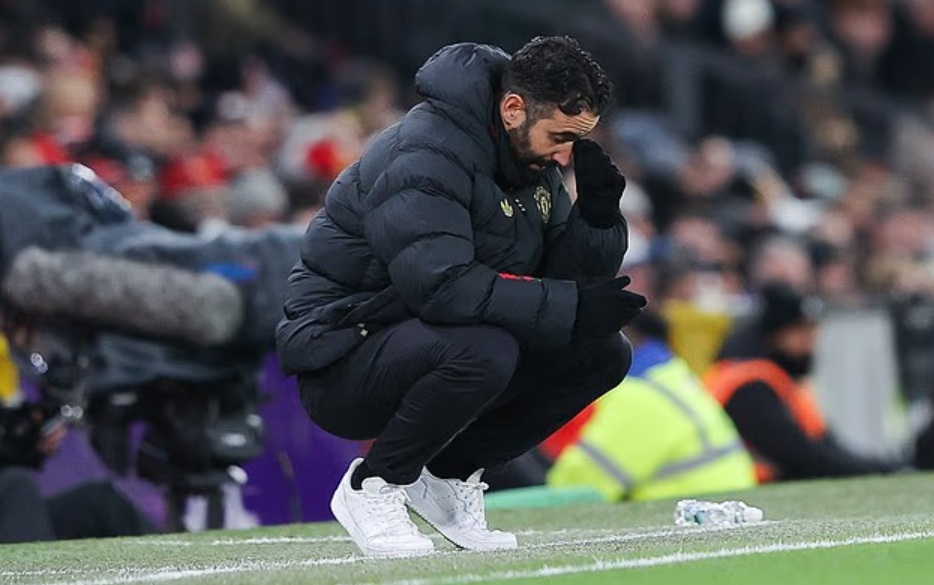 Ảnh bài viết Shearer chê Amorim ngạo mạn khi Carrick thắng bằng sơ đồ 4-2-3-1