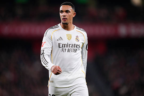 Trent Alexander-Arnold vẫn muốn gắn b&oacute; với Real Madrid.
