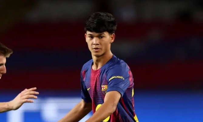 Dro Fernandez ch&iacute;nh thức gia nhập PSG.