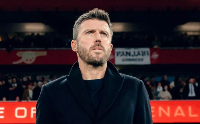 Michael Carrick gi&uacute;p MU đ&aacute;nh bại Man City, Arsenal.
