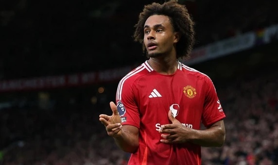 Juve đang để mắt đến h&agrave;ng loạt tiền đạo trong đ&oacute; c&oacute; Zirkzee.