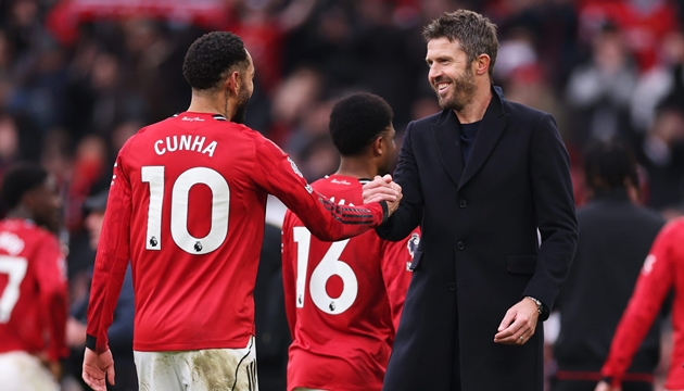 Đ&atilde; đến l&uacute;c Carrick d&ugrave;ng Cunha cho đội h&igrave;nh ch&iacute;nh?