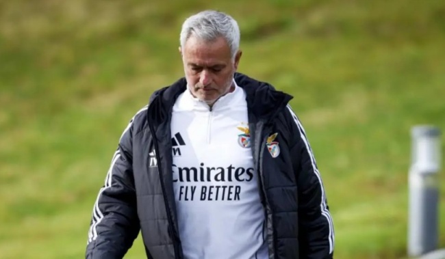 Mourinho sẽ c&oacute; m&agrave;n đấu sinh tử với Real Madrid.