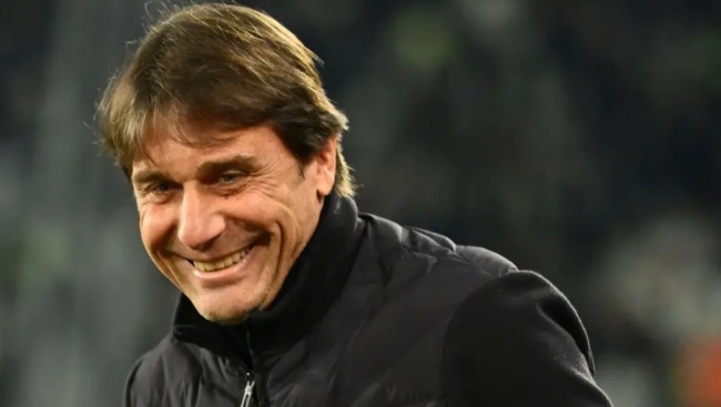 Conte của Napoli hứa hẹn mang đến th&aacute;ch thức cho Chelsea.