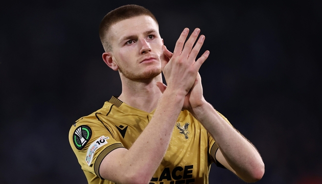 Adam Wharton l&agrave; mục ti&ecirc;u h&agrave;ng đầu ở khu trung tuyến của Man United.