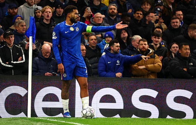 Ảnh bài viết 2 CĐV nhập viện, Chelsea cảnh báo khẩn cấp tại Naples