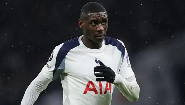 Ảnh bài viết HLV Tottenham báo tin về Kolo Muani sau vụ tai nạn xe