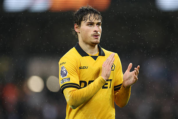 Truyền th&ocirc;ng Anh khẳng định Spurs đ&atilde; chuyển hướng sang Bueno.