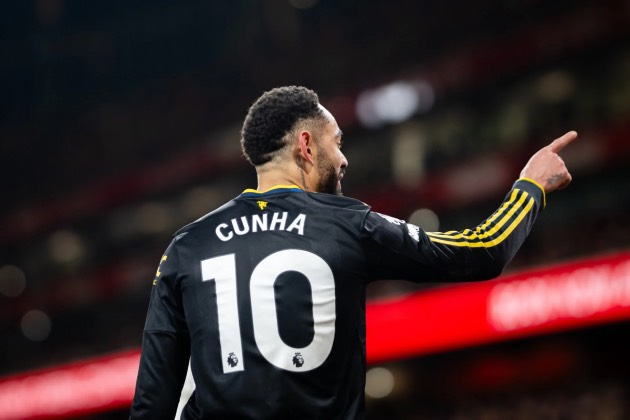 Cunha nhấn ch&igrave;m Arsenal với si&ecirc;u phẩm ở khoảng c&aacute;ch hơn 30 m&eacute;t.