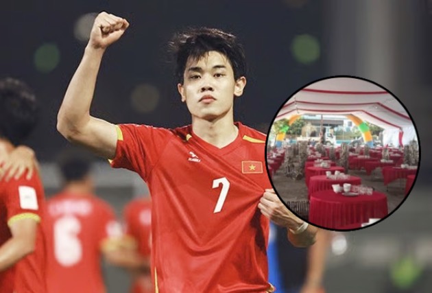 Gia đ&igrave;nh Đ&igrave;nh Bắc đ&atilde;i 1.800 kh&aacute;ch mừng con trai trở về.