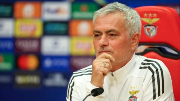 HLV Mourinho kh&ocirc;ng bận t&acirc;m đến vụ b&ecirc; bối Negreira.