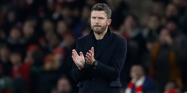 Sir Jim Ratcliffe c&oacute; nhiều cuộc n&oacute;i chuyện với Michael Carrick d&ugrave; HLV người Anh chỉ vừa được bổ nhiệm.