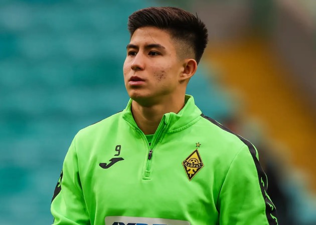 Chelsea đ&atilde; sở hữu vi&ecirc;n ngọc qu&yacute; mang t&ecirc;n Satpaev.