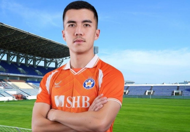 Pierre Lamothe cập bến Đ&agrave; Nẵng.