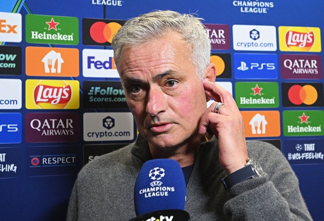 Ảnh bài viết Mourinho đáp trả gay gắt sau màn ngược dòng hạ Real