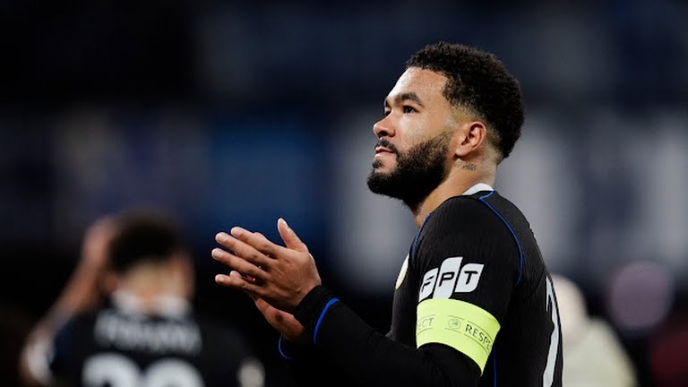 Trong khi đ&oacute;, Chelsea đi thẳng v&agrave;o v&ograve;ng trong với vị tr&iacute; thứ 6.