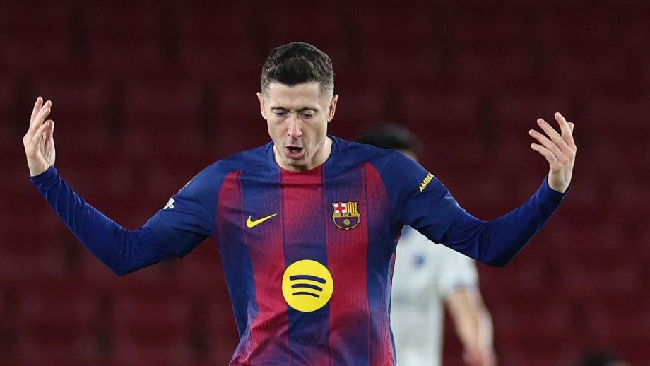 Ảnh bài viết Mbappe xô đổ kỷ lục Ronaldo, Lewy bắt kịp Messi