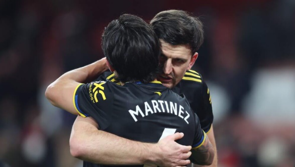 Maguire v&agrave; Martinez cho thấy sự ăn &yacute;.
