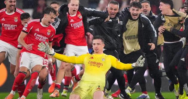 Anatoliy Trubin gi&uacute;p Benfica l&aacute;ch qua khe hẹp.