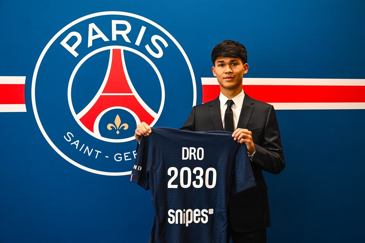 Dro Fernandez vừa gia nhập PSG từ Barca.