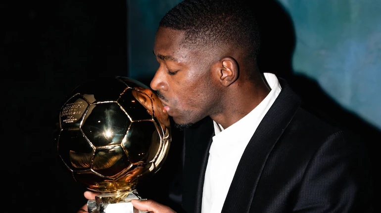 Ousmane Dembele đoạt Quả b&oacute;ng V&agrave;ng c&ugrave;ng PSG.