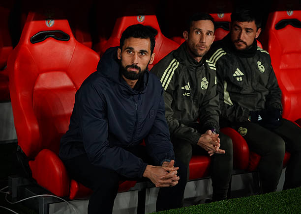 HLV Alvaro Arbeloa nhận tr&aacute;ch nhiệm sau thất bại của Real Madrid.