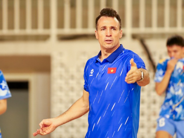 Ảnh bài viết HLV futsal Việt Nam không phục tấm thẻ đỏ của học trò