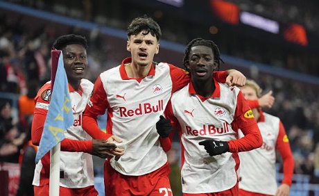 Salzburg khiến đo&agrave;n qu&acirc;n Emery gặp v&ocirc; v&agrave;n kh&oacute; khăn.