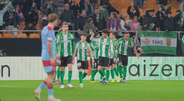 Betis gi&agrave;nh v&eacute; v&agrave;o v&ograve;ng 1/8 Europa League.