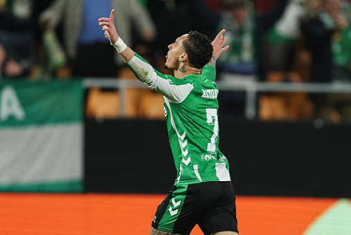 Antony tỏa s&aacute;ng gi&uacute;p Betis gi&agrave;nh chiến thắng.