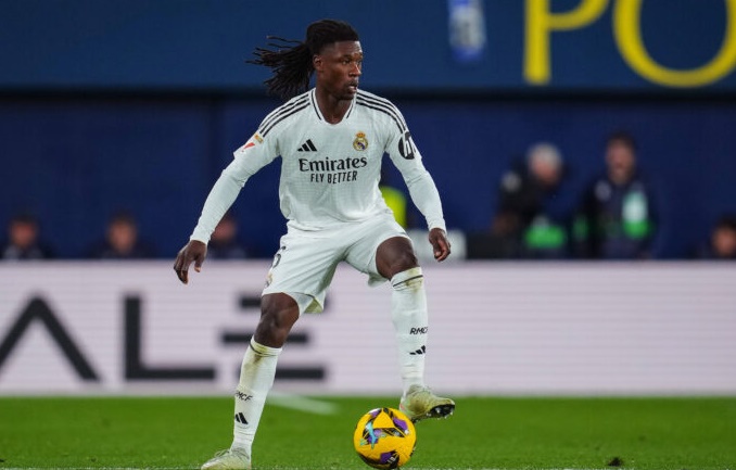 Cả Arsenal lẫn Liverpool đều muốn chi&ecirc;u mộ Camavinga.