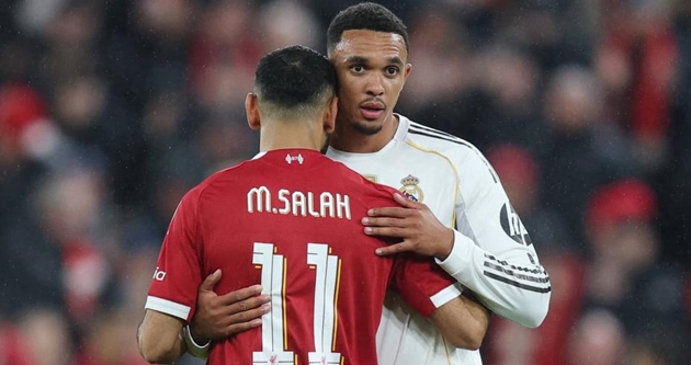 Trent Alexander-Arnold kh&oacute; l&ograve;ng t&aacute;i hợp Liverpool.