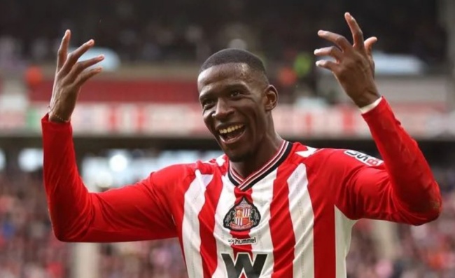 Nordi Mukiele c&oacute; thể gi&uacute;p Liverpool giải b&agrave;i to&aacute;n Jeremie Frimpong.