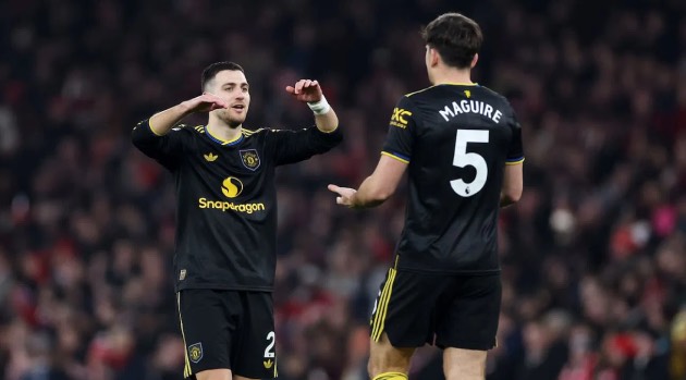 Dalot trở th&agrave;nh mục ti&ecirc;u cứu c&aacute;nh khẩn cấp của Real Madrid.