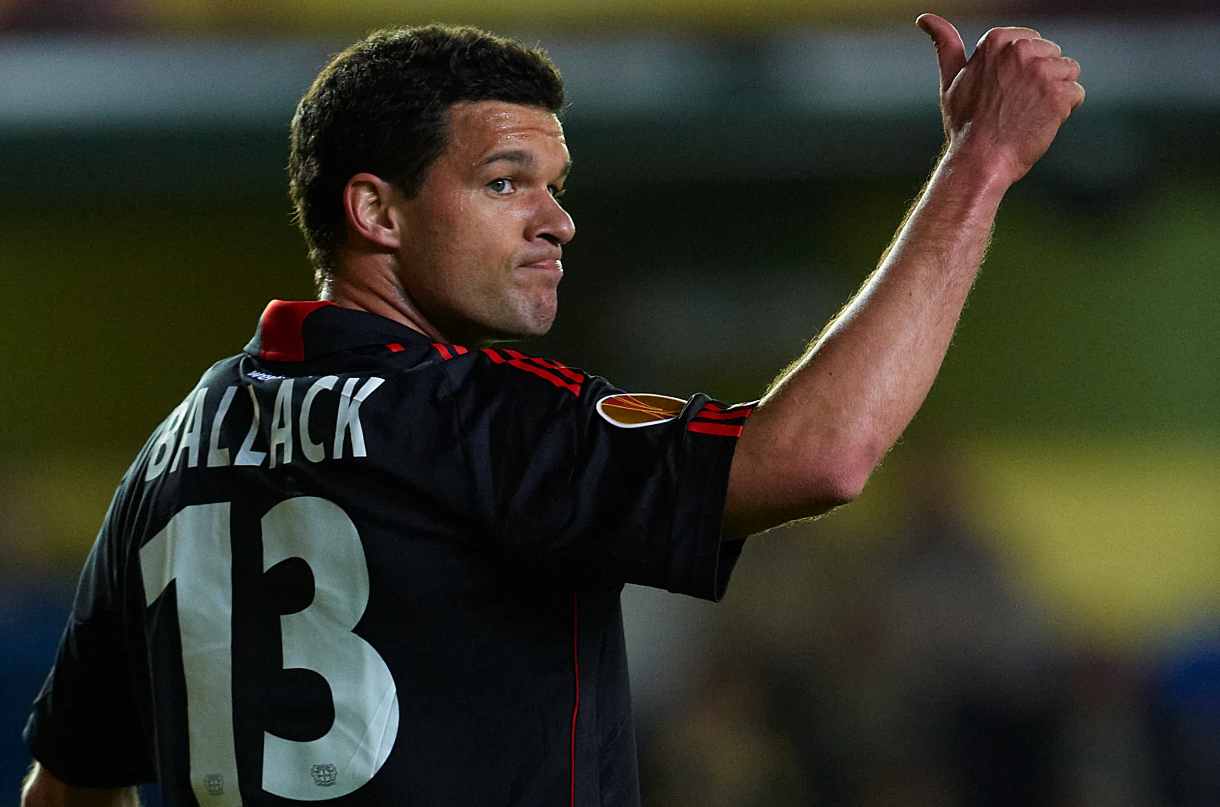 Ballack v&agrave; danh xưng vua về nh&igrave;.