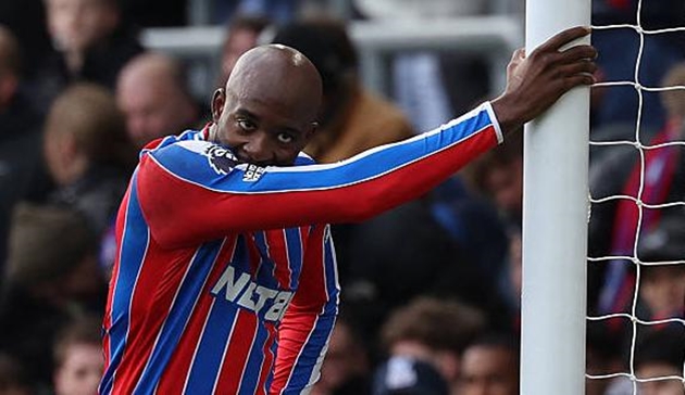 Jean-Philippe Mateta chưa chắc đ&atilde; ph&ugrave; hợp với Manchester United.