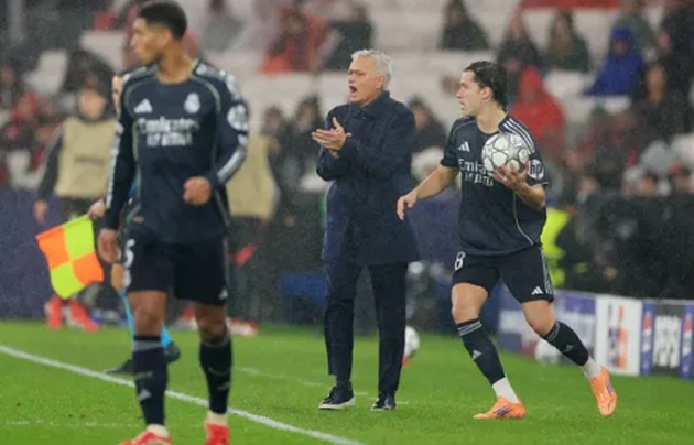 Ảnh bài viết CĐV Real choáng váng vì kịch bản tái đấu Mourinho