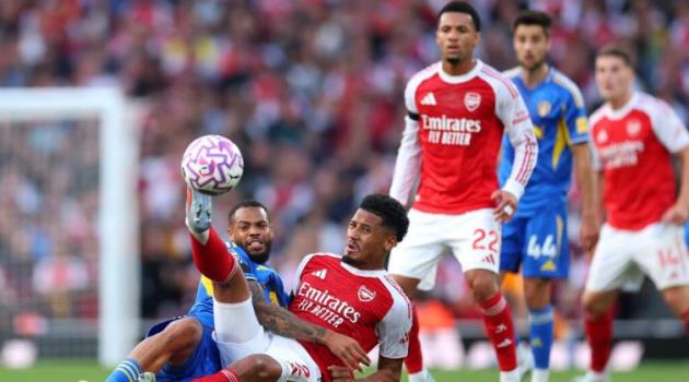 Arsenal đang gặp &aacute;p lực kh&ocirc;ng nhỏ.