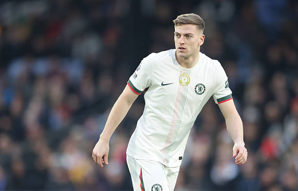 Liam Delap nỗ lực tập thêm giờ để rèn luyện bản thân tại Chelsea.