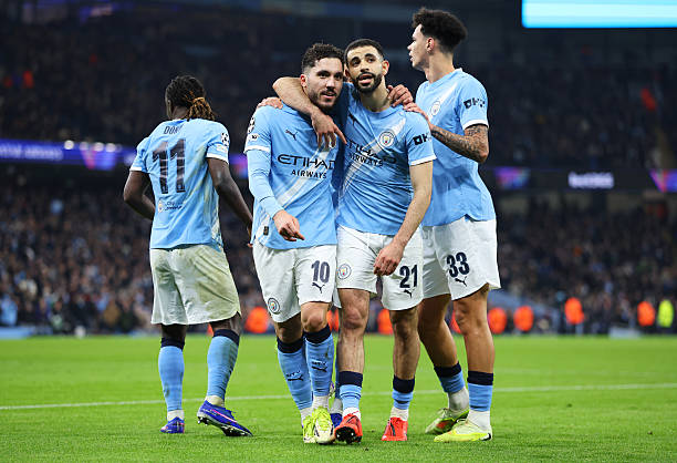 Paul Merson cho rằng Manchester City sẽ bị Tottenham Hotspur cầm chân.