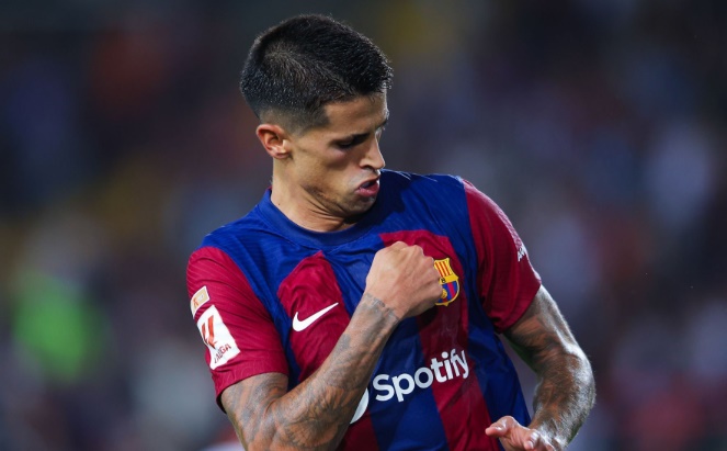 Ảnh bài viết Cancelo và De Jong tái xuất trong ngày Barca vắng Pedri