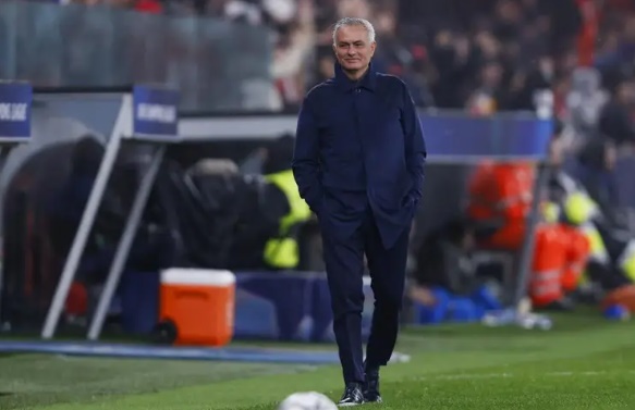 H&agrave;nh tr&igrave;nh của Mourinho ở Benfica kh&ocirc;ng hề bằng phẳng.